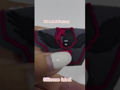 T-Shirt Custom Label Silikon Bisa dicuci 3D Lembut Silikon Logo Transfer Panas Silikon Badge