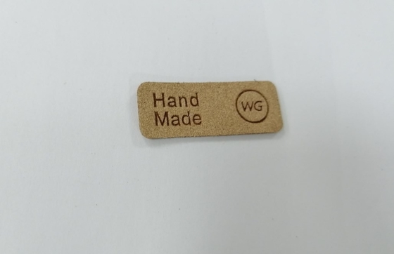 Logo Timbul Microfiber PU Leather Patch Label yang Dapat Dicuci Menjahit Pakaian