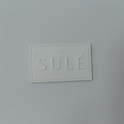 BV Disetujui Silicone 3D Timbul Kustom Menjahit Pada Logo Patch Lencana PVC