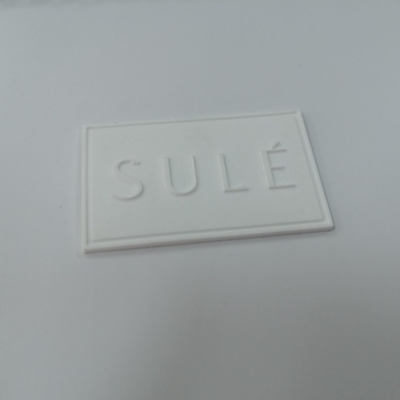 BV Disetujui Silicone 3D Timbul Kustom Menjahit Pada Logo Patch Lencana PVC