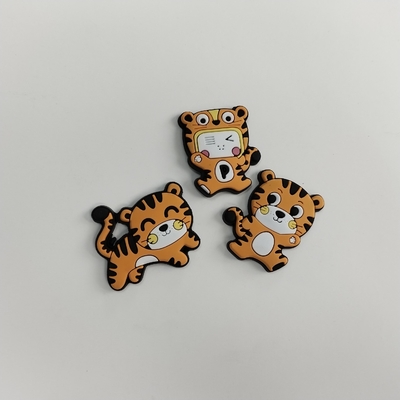 Pakaian 3D Logo Plastik Kustom Silicone Patch Untuk Garment