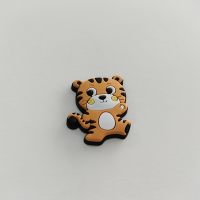 Pakaian 3D Logo Plastik Kustom Silicone Patch Untuk Garment