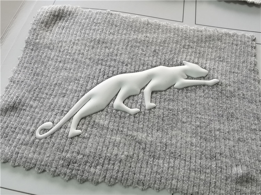 Lencana yang Dapat Dicuci 3D Tagless Heat Transfer Clothing Labels Bahan Silikon