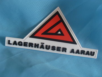 Desain Mode Logo Karet Patch Pakaian Pvc Label 100% Silicone With Shinny Effect
