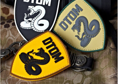 Logo Embossed Berwarna Baju Kostum Pakaian Aksesoris Lencana Karet Badge