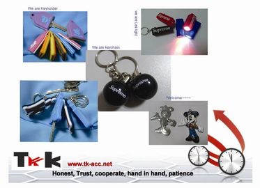 Novelty Personalized Promotional Gifts Logo Imprinted PVC Keychain Dengan LED Light