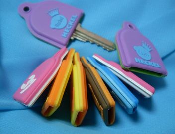 Novelty Personalized Promotional Gifts Logo Imprinted PVC Keychain Dengan LED Light