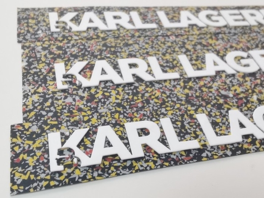 Label Transfer Panas Silikon Warna Pantone Terbuat Dari Bahan Yang Dapat Didaur Ulang