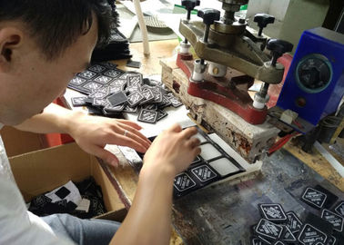 Kustom 3d Logo Patch Frekuensi Tinggi untuk Pakaian, sepatu, tas