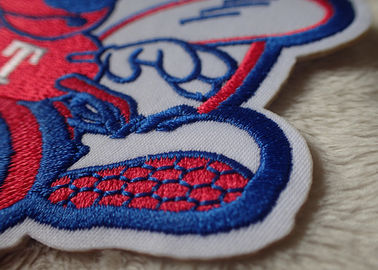 3D dicuci Custom bordir Heat Transfer Patch untuk Ski-Wear