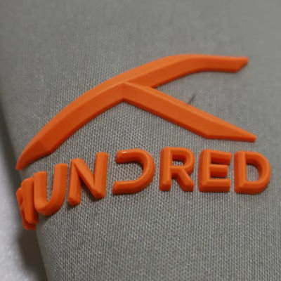 T-Shirt Custom Label Silikon Bisa dicuci 3D Lembut Silikon Logo Transfer Panas Silikon Badge