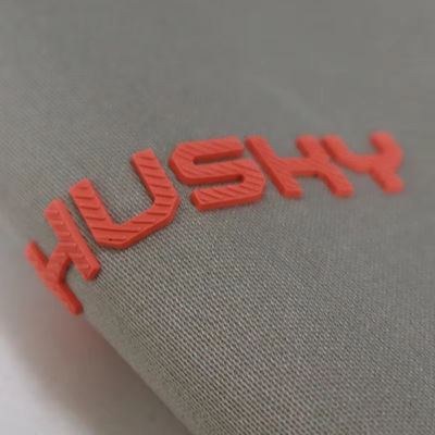 T-Shirt Custom Label Silikon Bisa dicuci 3D Lembut Silikon Logo Transfer Panas Silikon Badge
