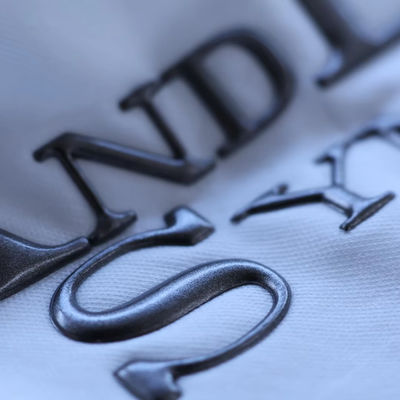 Huruf Desain Khusus Frekuensi Tinggi Label Merek Embossed 3D TPU Logo Transfer Panas Besi pada Label untuk Pakaian
