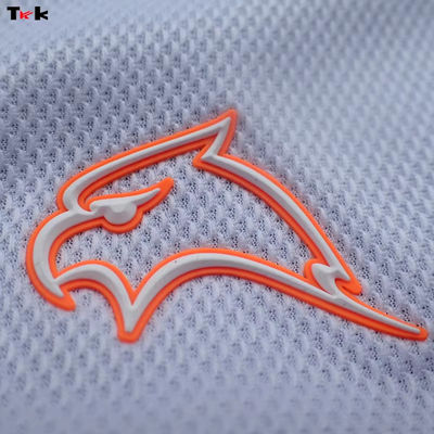 Label Silikon Injeksi Cetakan Khusus 3D Soft Silikon Logo Yang Bisa Dicuci Transfer Panas Silikon Badge