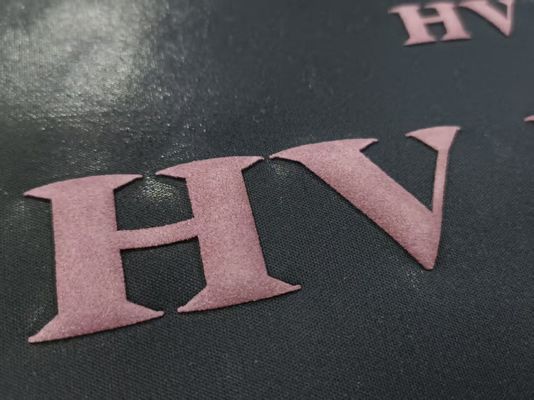 Custom 3D Puff Foam Garment Embossed Sticker Logo Pakaian Heat Press Label untuk Hoodie