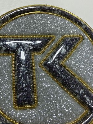 Desain Ungu Transfer Panas Kustom Efek Holografik Berwarna Pelangi Metalik Soft TPU Patches Untuk Jeans