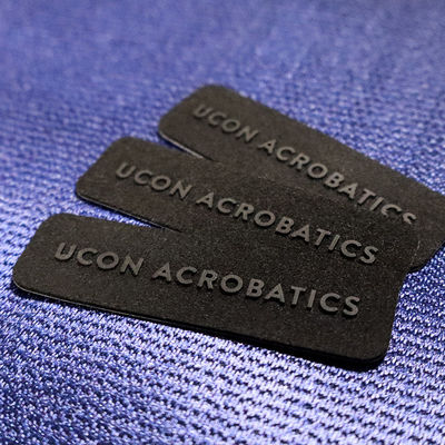 Denim Iron On Patches Pencetakan Label Screen Untuk Pakaian Mencuci Label Perawatan