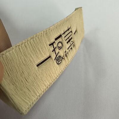 Label Tenun Kain Kustom untuk Pakaian, Tag Pakaian Berkualitas Tinggi, Label Merek Mode yang Dipersonalisasi