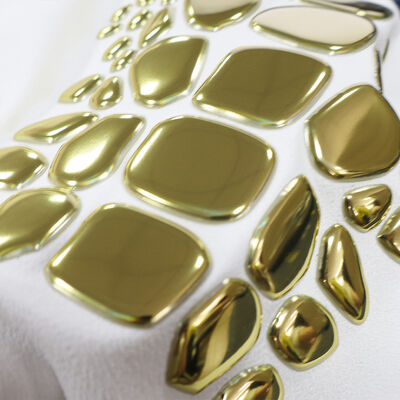 Label Transfer Panas TPU Emas Logam Custom - Lambang Bentuk Irregular untuk Pakaian Mewah & Pakaian Mode