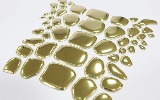 Label Transfer Panas TPU Emas Logam Custom - Lambang Bentuk Irregular untuk Pakaian Mewah & Pakaian Mode