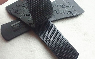 Garmen Kustom Lengan Pakaian Patch TPU Velcro Permukaan Polandia Kusam Dengan Logo Plastik Timbul Mengkilap