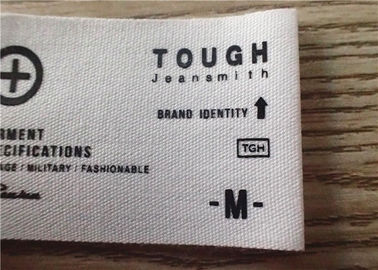 Label Pakaian Tenun Katun Dengan Latar Belakang Putih Dan Pencetakan Logo Grafis
