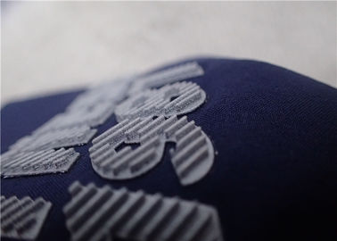 Mengangkat Logo Transfer Panas Permukaan Twill Flash Perak Efek Tiga Dimensi