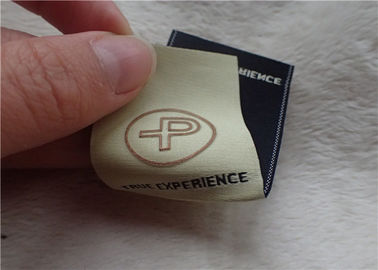 Logo Mid Fold Label Pakaian Tenun Hoki Emas Tebal 0.4mm OEKO SGS BV