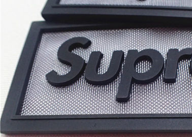 Mode Logam Dekoratif Bersih Dengan Label Karet Silikon Patch Untuk Pakaian