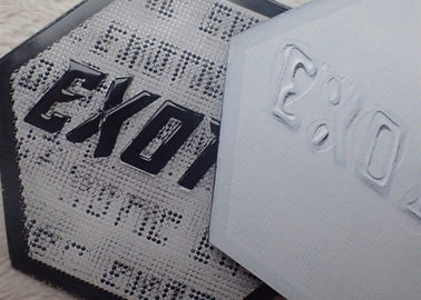 TPU Embossed Logo Patch Perekat Diri Untuk Pakaian / Tas / Topi