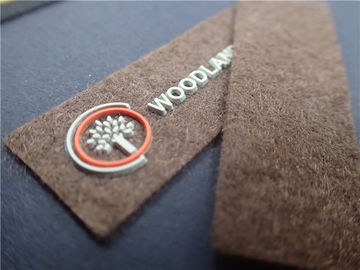 OEKO Custom Clothing Patches Moulding Ganda Warna Pada Logo 3D Mode Non - Tenun