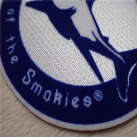 Warna Ganda Bentuk Bulat Besi Di Patch Kustom Shark Logo Tatami Berkelompok Dengan Lem Panas Meleleh