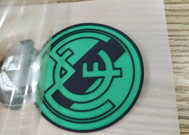 Cetak Layar Kustom Logo Timbul Klub Sepak Bola Logo Lencana TPU untuk Pakaian Olahraga