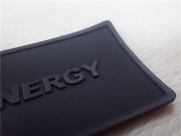 Shiny Black TPU Custom Clothing Patches Ukuran 3 * 4.5cm Tahan Aus