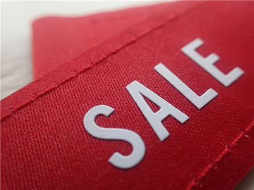 Silk Printing White Logo On Label Pakaian Tenun Untuk Jaket Nyaman