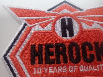 Bentuk Setengah Lingkaran Kustom Patch Bordir Laser Basis Finishing