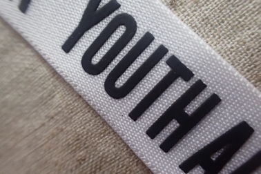 Pita Silikon Sablon Label / Stiker Layar Sutra Putih 3D Logo