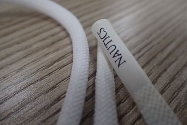 Logo Kustom Non Polyester Cord Cord Dengan Matt Silicone Endings Untuk Hoodie ， Pakaian