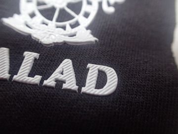 Label Pakaian Transfer Panas TPU Pribadi Elegan Untuk Polo Shirt SGS BV