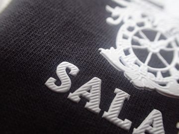 Label Pakaian Transfer Panas TPU Pribadi Elegan Untuk Polo Shirt SGS BV