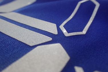 Sablon Reflektif, Label Transfer Panas Untuk Seragam Sepak Bola