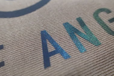 Label Transfer Panas Bentuk Disesuaikan Untuk Polo Shirt ， Pakaian Olahraga