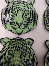 Besi Ramah Lingkungan Pada Garmen Patch Panas Seal Karet