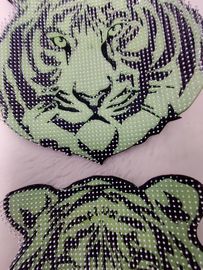 Besi Ramah Lingkungan Pada Garmen Patch Panas Seal Karet