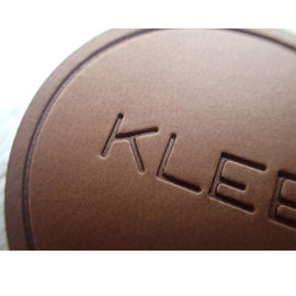 Custom LOGO Soft Debossed Foldable PU Patch Leather Label Untuk Clothing Handbags Jeans