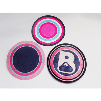 3D Flocking Badge Besi kustom / jahit di tambalan kain untuk Garment Patch embossed logo