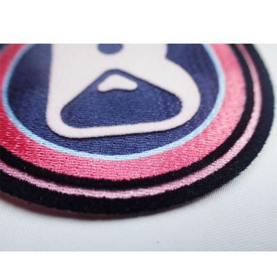 3D Flocking Badge Besi kustom / jahit di tambalan kain untuk Garment Patch embossed logo