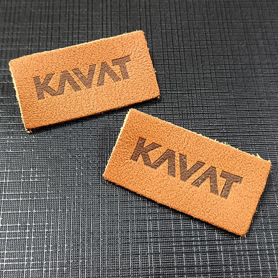 Patch Kulit Imitasi Timbul Kustom Label Panas Tekan Untuk Jeans Denim