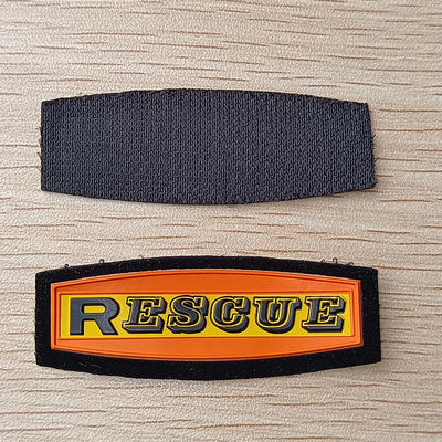 Layar Logo 3D Timbul Dicetak Lencana TPU Emas Plating Lembut untuk Kain