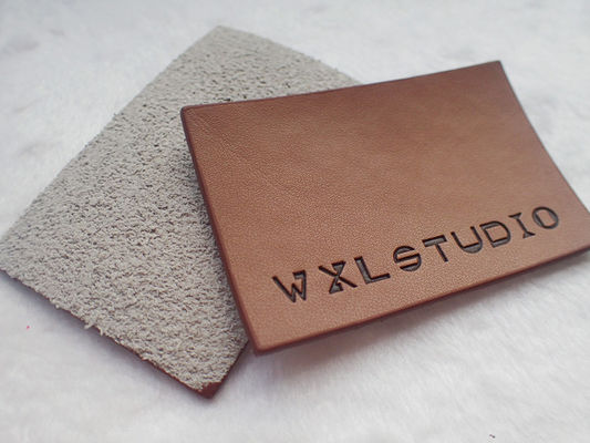 Personalized Logo Garment Leather Patch Label Kulit Logo Hitam Timbul